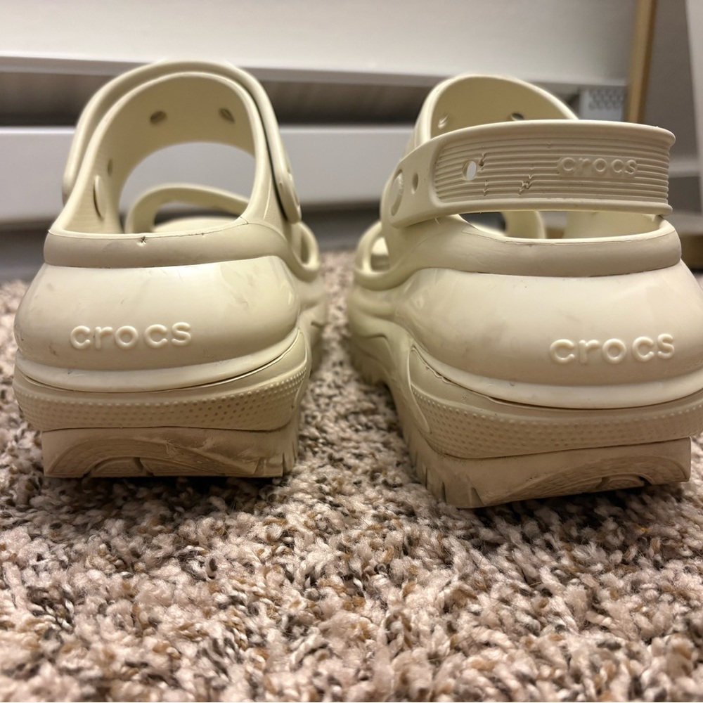 Crocs Classic Mega Crush - Bone - Picture 8 of 8